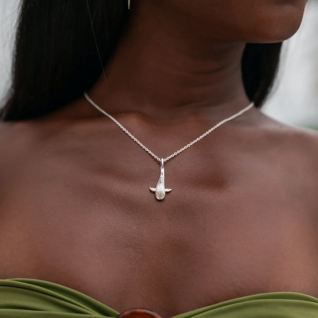 COLLAR TIBURON BALLENA 2.0